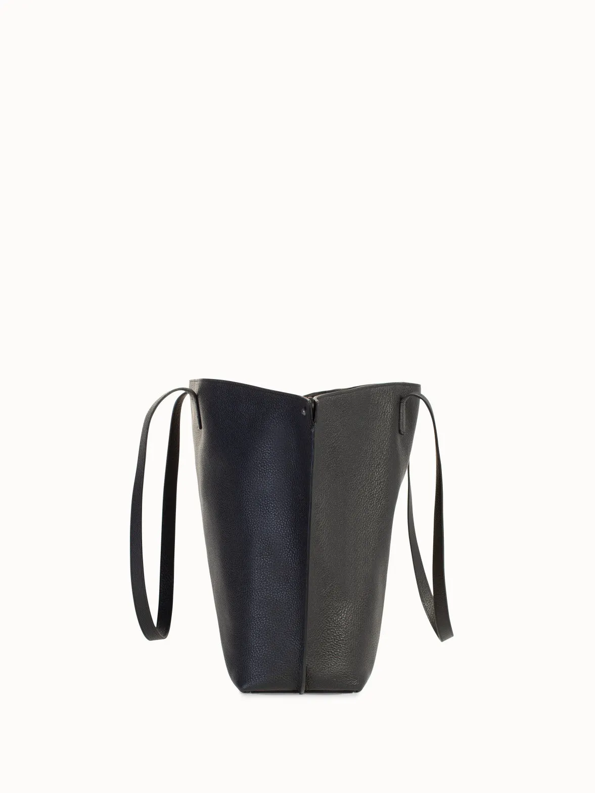 Ai Medium Shoulder Tote