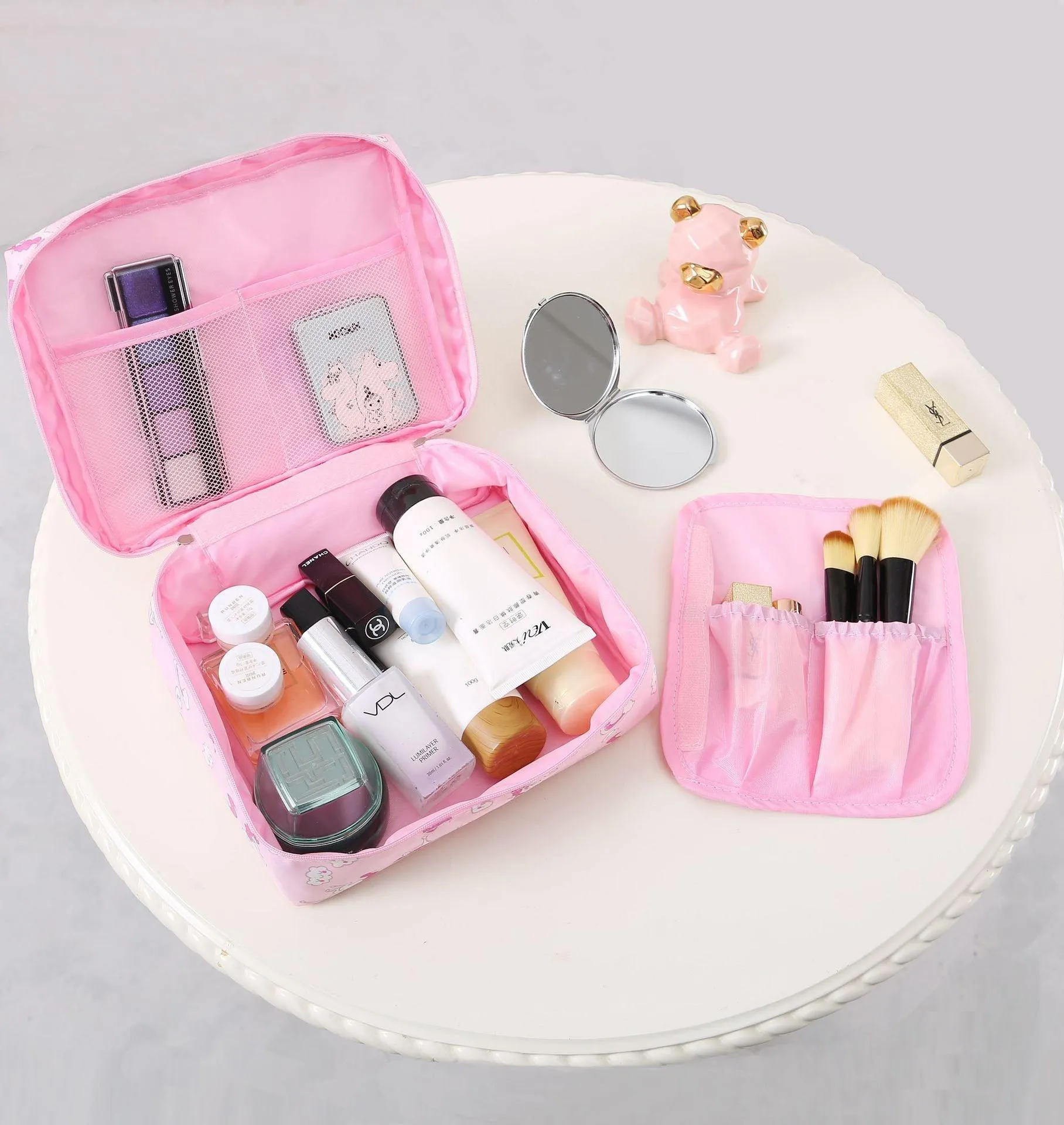 Aircraft make-up bag