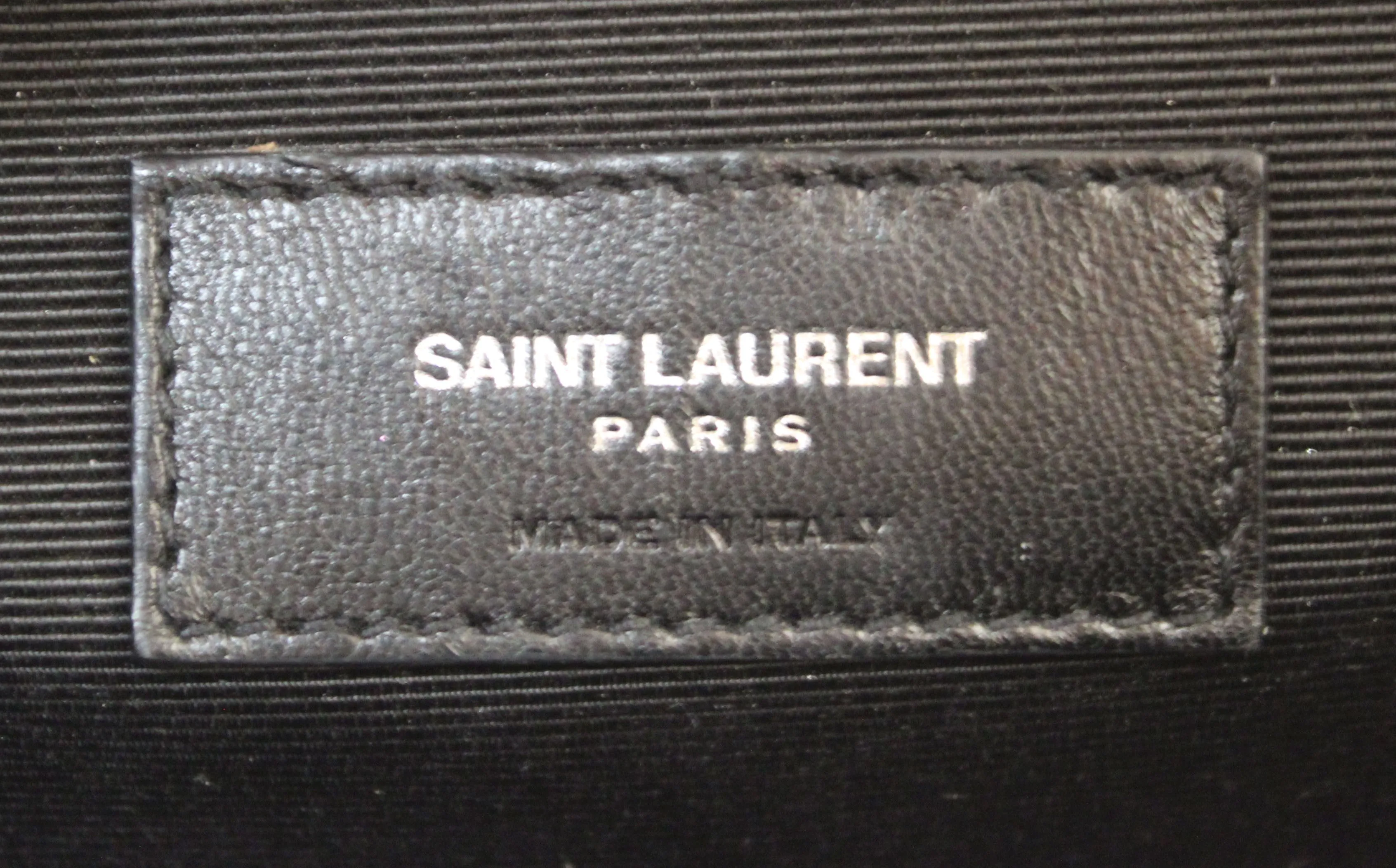 AUTHENTIC SAINT LAURENT WHITE MIX MATELASSÉ GRAIN DE POUDRE EMBOSSED LEATHER ENVELOPE LARGE BAG