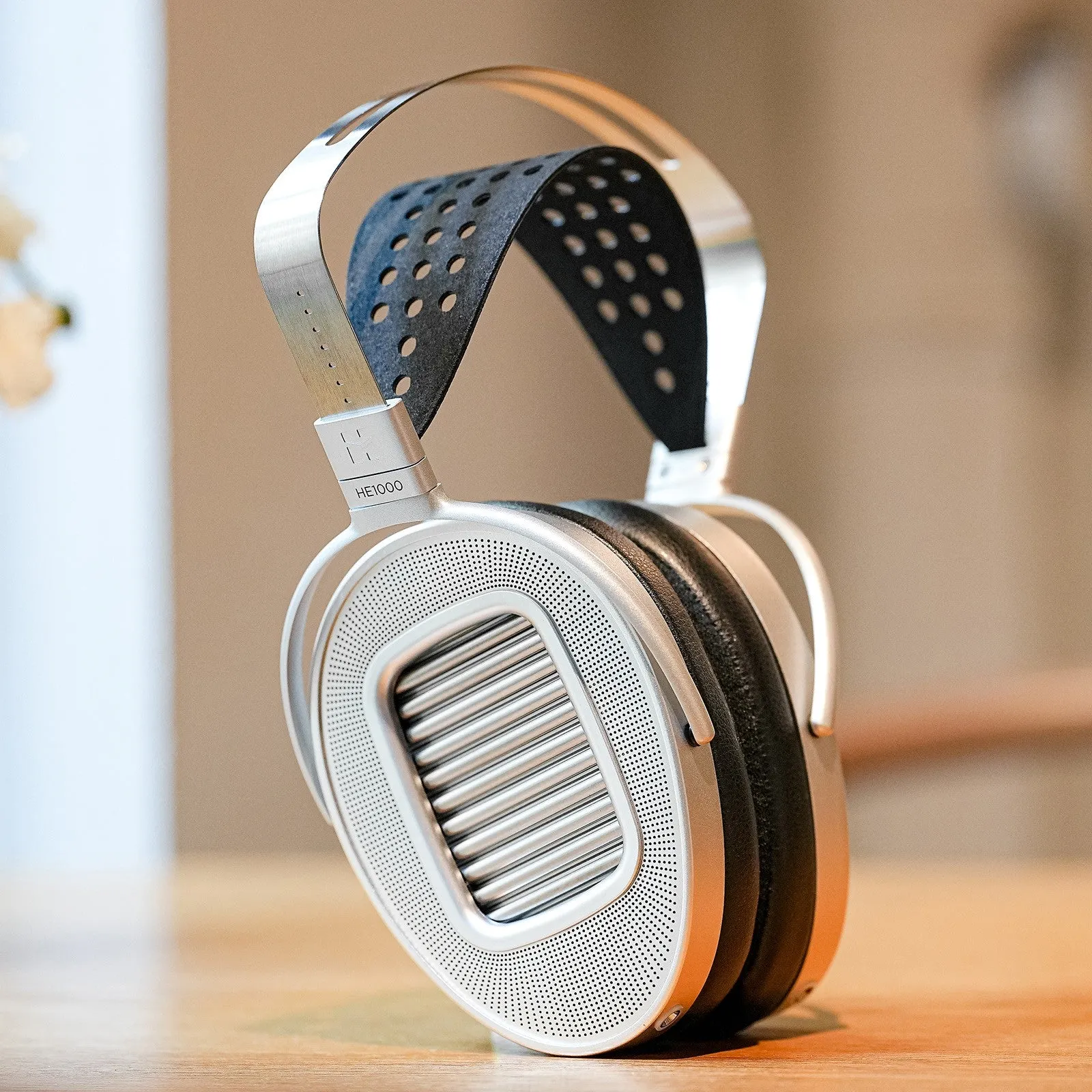 HIFIMAN HE1000 UNVEILED Planar Magnetic Headphone