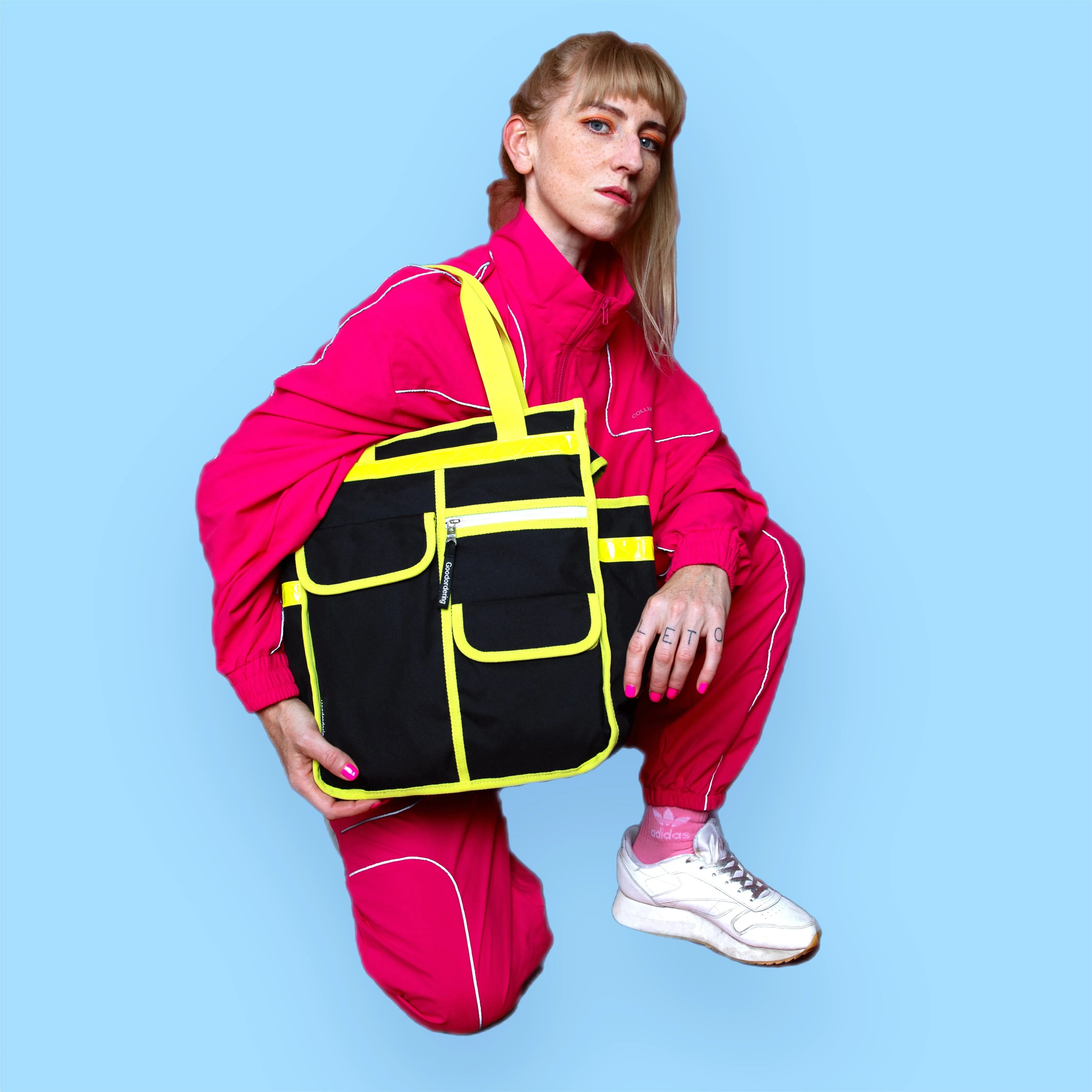 Neon market shopper pannier Klikfix hardware